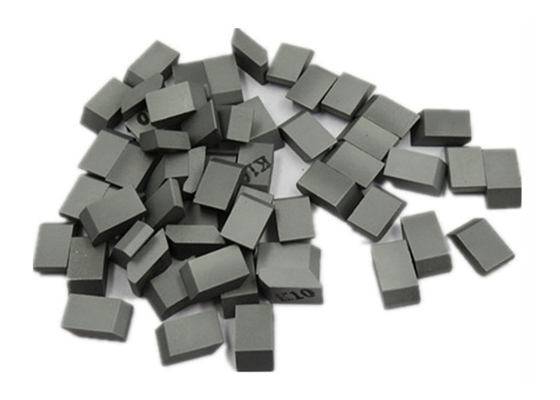 China Hohe Härte-Hartmetall-Ausschnitt-Spitze für den Schnitt der Metall kundengebundenen Größe fournisseur
